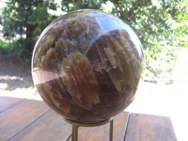 Aragonite Sphere helps balance the Ying ,Yang Energies 1498